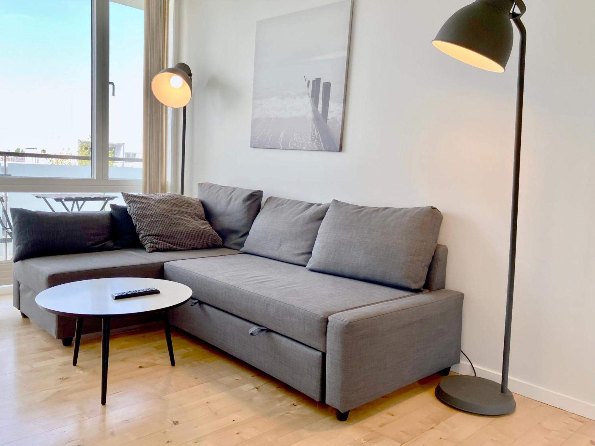 Newly Built 1 Bedroom With Balcony Lägenhet